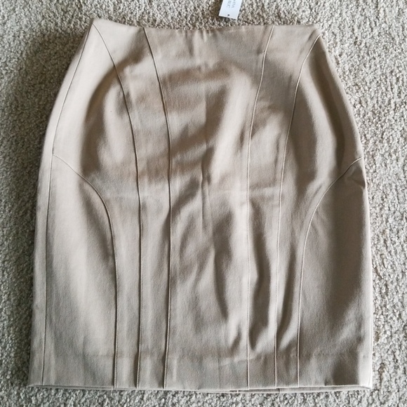 New Banana Republic Seam Detail Skirt - Picture 3 of 8